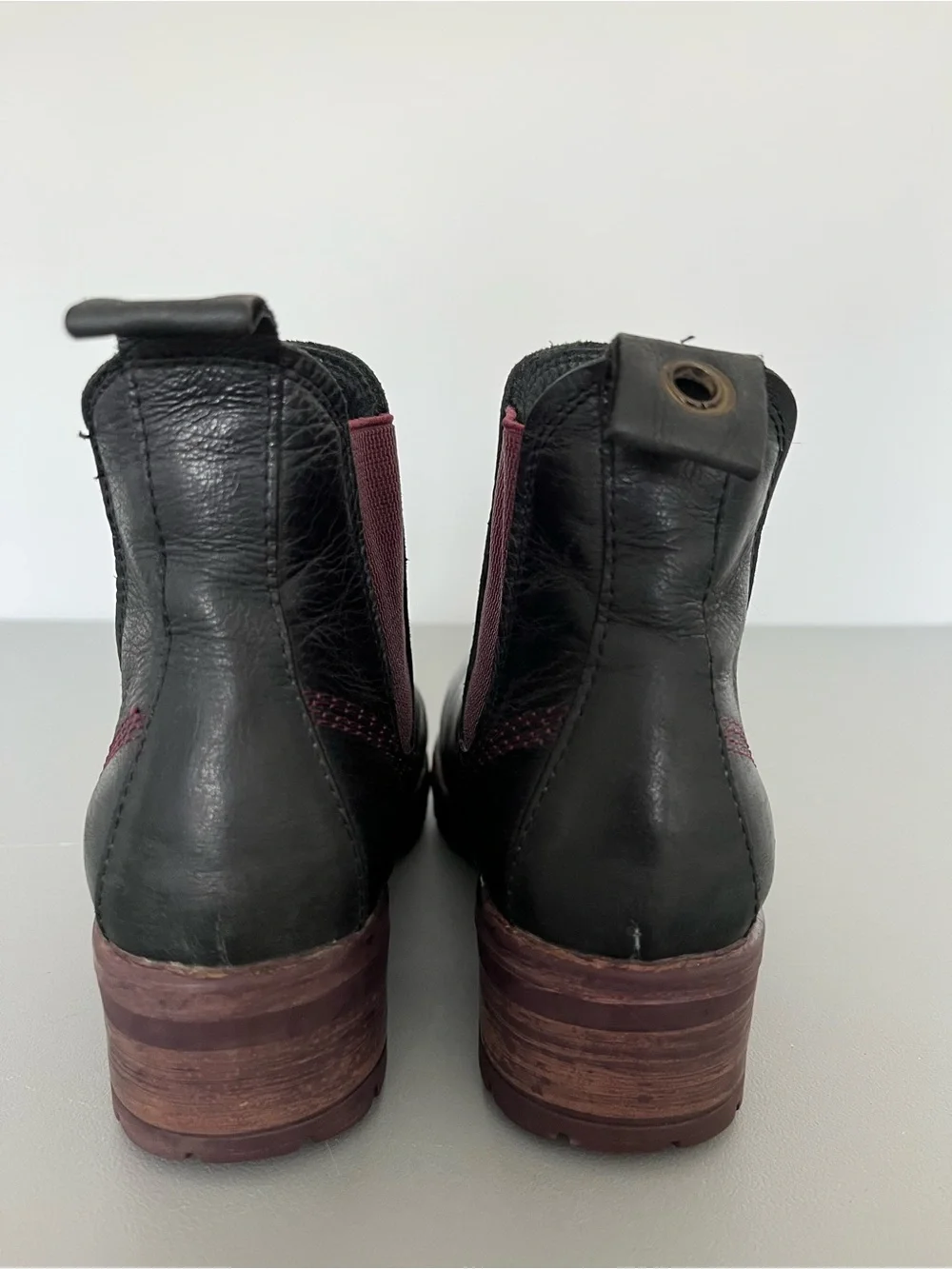 Bueno Florida Black Leather Chelsea Boots Burgundy Contrast Lug Sole 40 (9) - Picture 7 of 11